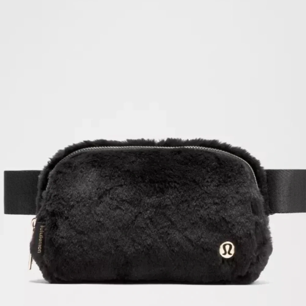 Lululemon Everywhere Belt Bag Plush Fleece